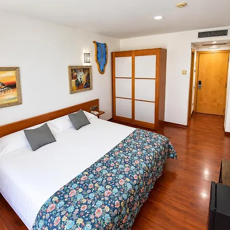 Plaza Hotel 3*