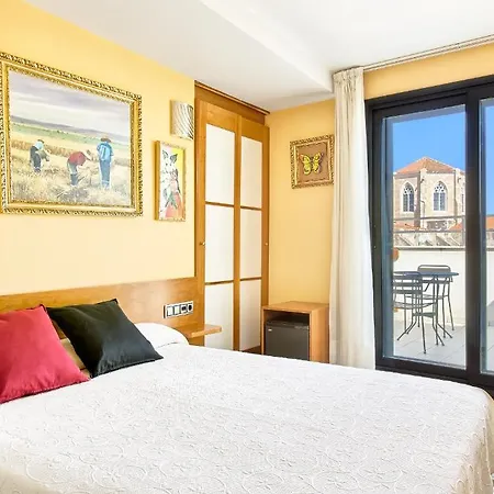 Hotel Plaza 3*
